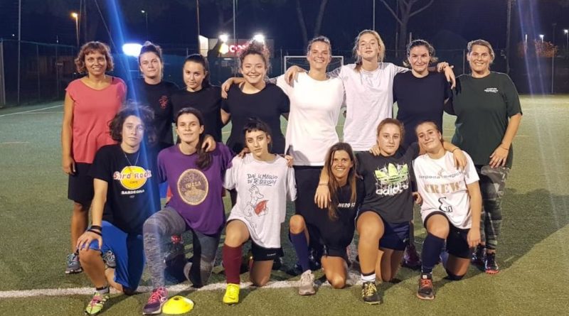 Rugby: la squadra femminile Lions (con 3 rinforzi) vince il raggruppamento touch a Pontedera