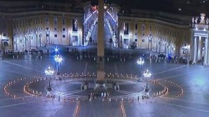 Papa Francesco celebra la Via Crucis  con 10 partecipanti causa Coronavirus 1