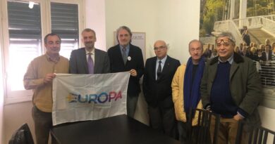 +Europa: il ritorno della Bonino,Della Vedova confermato segretario
