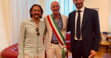 Un successo la visita in Comune del capitano della Nazionale di Calcio Giorgio Chiellini