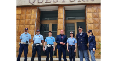 Il Questore ha incontrato due agenti della Municipale protagonisti di una operazione