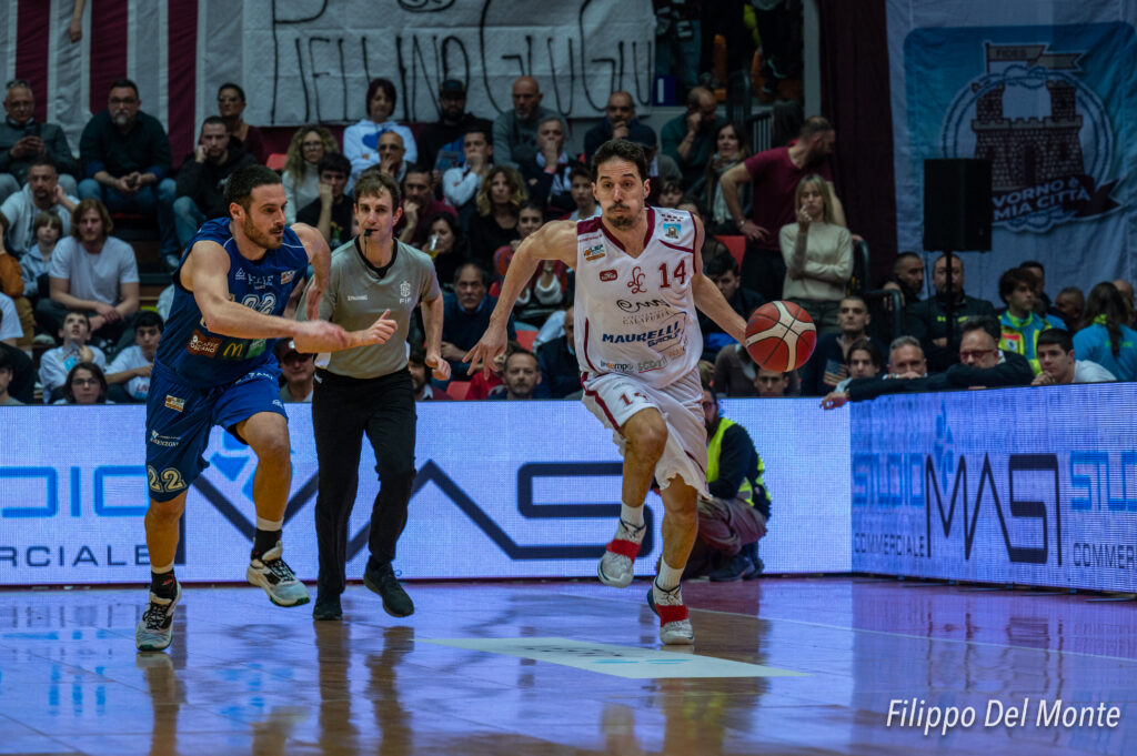 LA LIBERTAS ESPUGNA PIOMBINO: 90-93 DOPO 1 TEMPO SUPPLEMENTARE