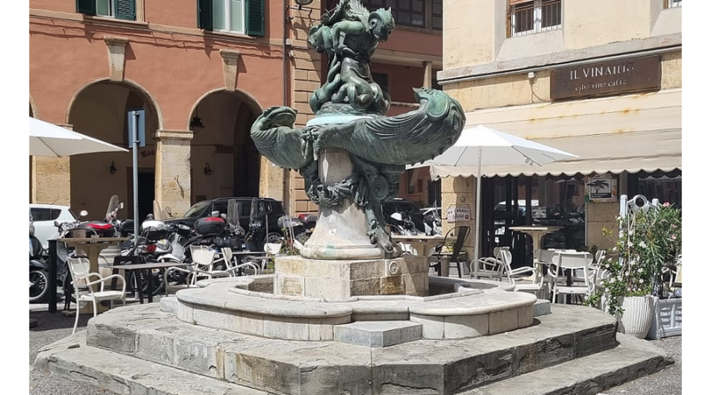 Inaugurate le fontane dei Mostri Marini restaurate in piazza Colonnella
