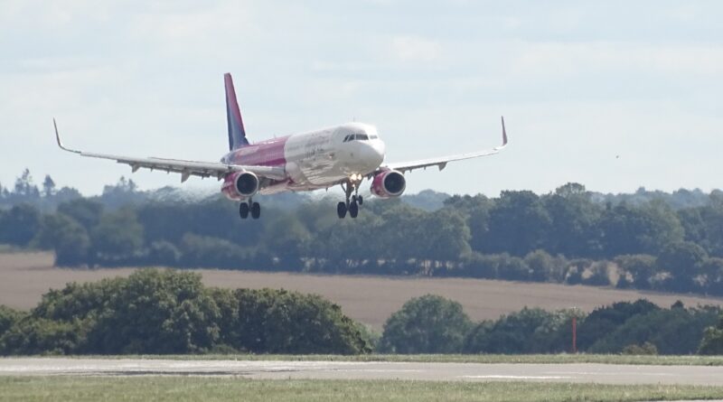 Cancellati i voli Wizzair Bucarest Pisa e ritorno, ai passeggeri 250 euro