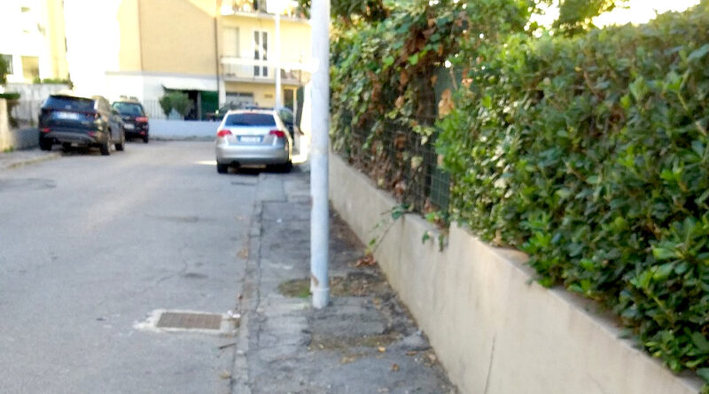 Intervento di riqualificazione dei marciapiedi di via Liguria