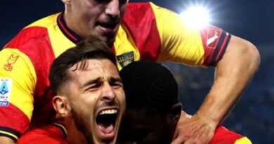 Serie A, Lecce-Fiorentina 3-2: Salentini  la ribaltano all'ultimo respiro