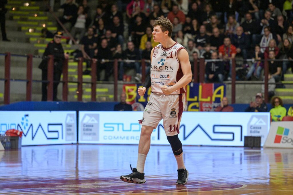 MERAVIGLIOSA LIBERTAS: SCHIANTA HERONS (74-59)