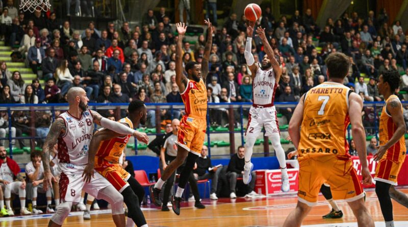 LIBERTAS PERFETTA: CON PESARO RITROVA LA VITTORIA 104-78