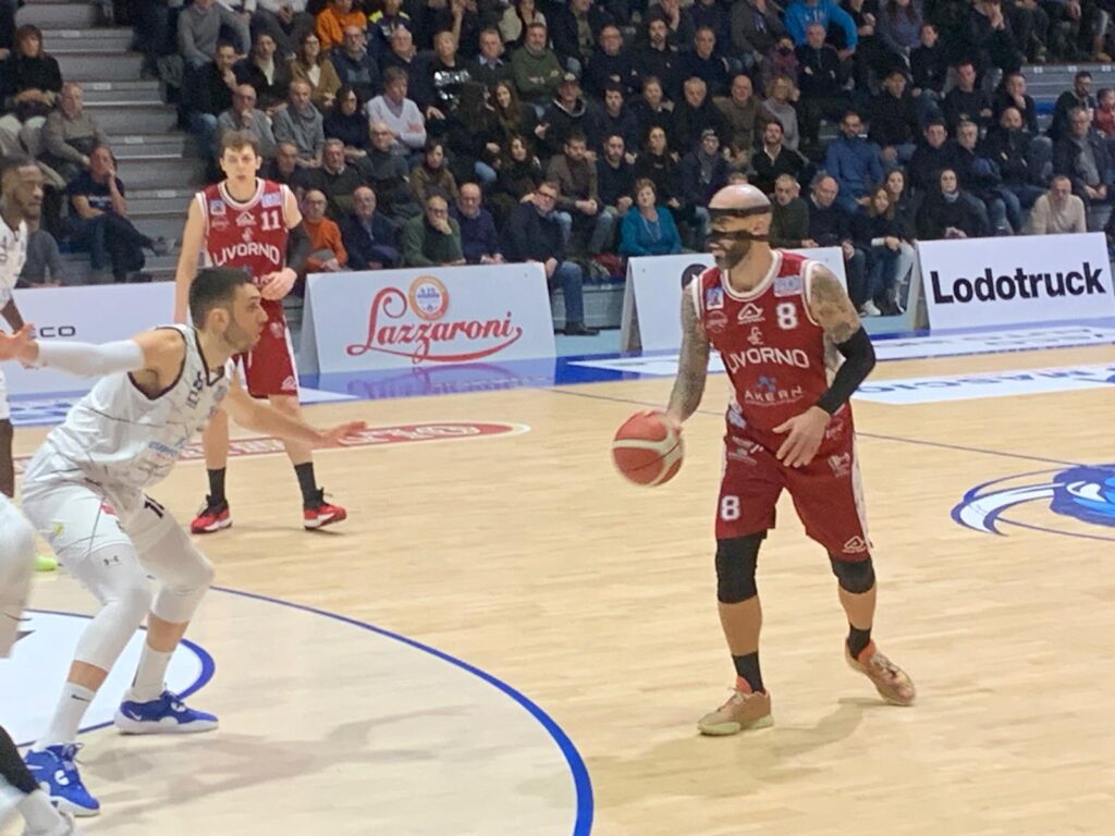 LIBERTAS IMPRECISA, ORZINUOVI VINCE 87-68