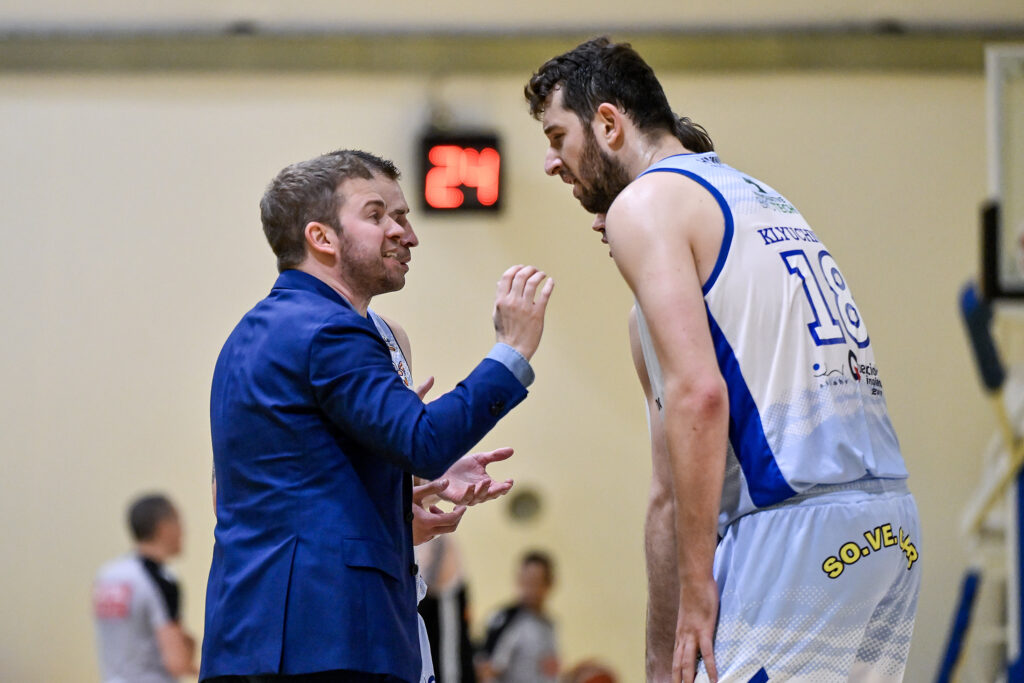 VIGILIA GARA1 CRIFO WINES RUVO DI PUGLIA-TOSCANA LEGNO PIELLE LIVORNO